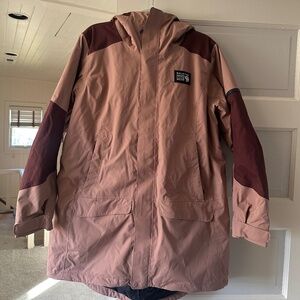 Women's Mountain Hardware ski/snowboard jacket XL